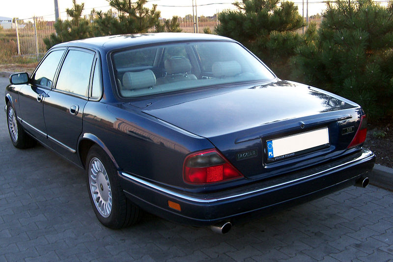 File:!Jaguar-xjr-20111014-c-crop-unreg.jpg