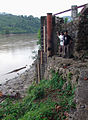 Medición del caudal del Río Marañón (Borja, Peru) (2006-11-02).jpg