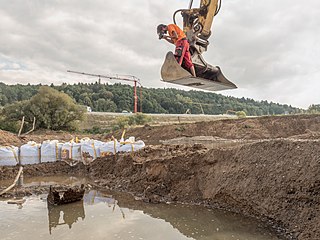 Baustelle-Mainverlegung-Archäologie-9220085-2-2PSD.jpg