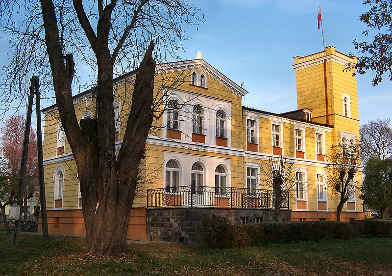 File:!-2011-debowa-leka-palac-abri.jpg