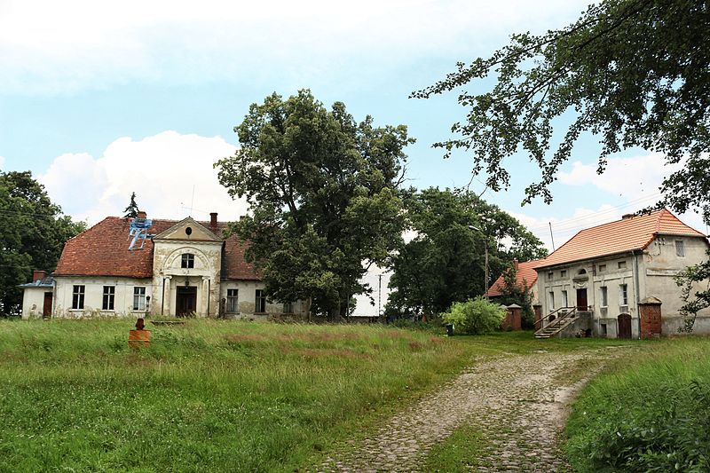 File:!-2014-osowa-sien-dworek-abri-all.jpg